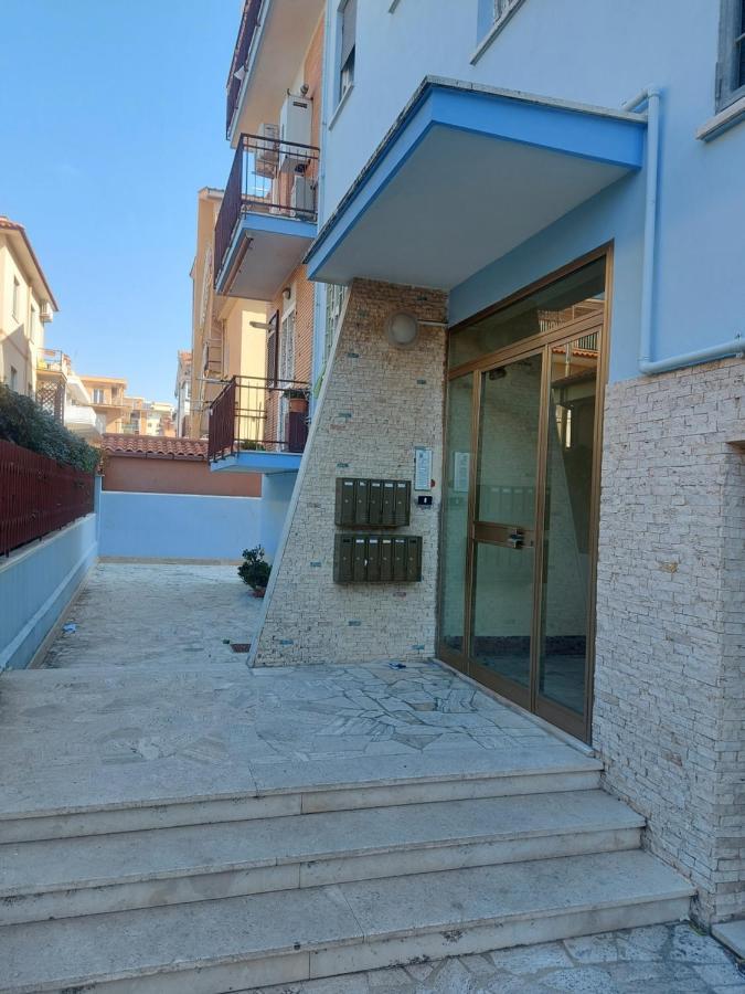 T&M Appartement Ladispoli Buitenkant foto